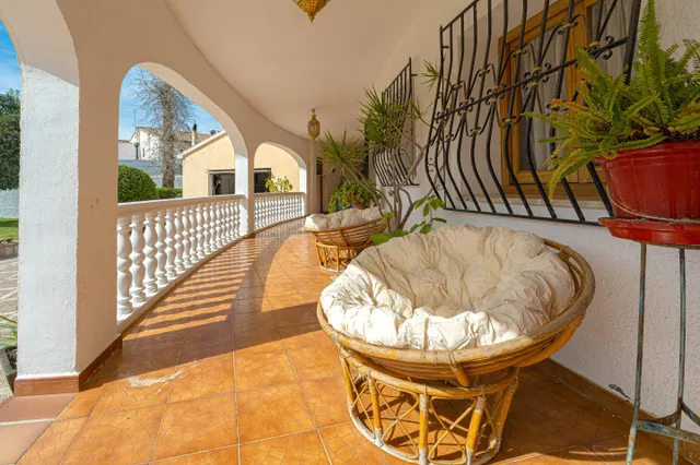 Villa mediterránea con vistas al valle a la venta en el centro de Alcalalí — 18