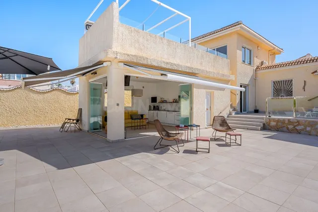 Villa 3 habitaciones 250m² en venta - Centro de la Ciudad Quesada — 9