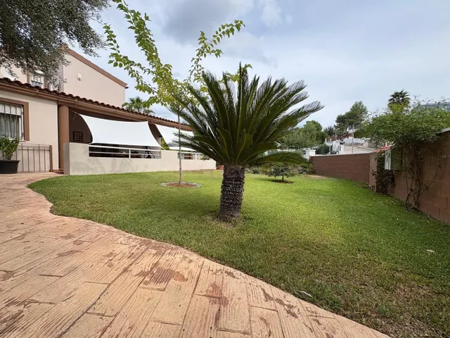 EXCELENTE CHALET EN PERFECTO ESTADO — 2