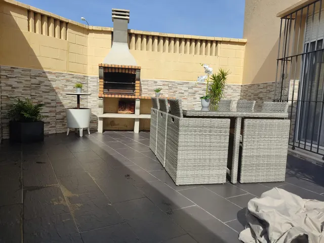 OCASIÓN , SE VENDE ESPECTACULAR ADOSADO EN PUERTO REAL — 42