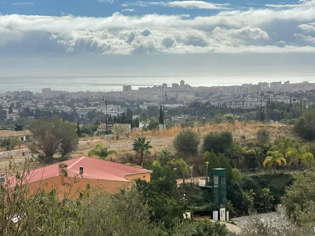 se vende suelo urbano en la carretera de Mijas Pueblo con vistas al mar — 24