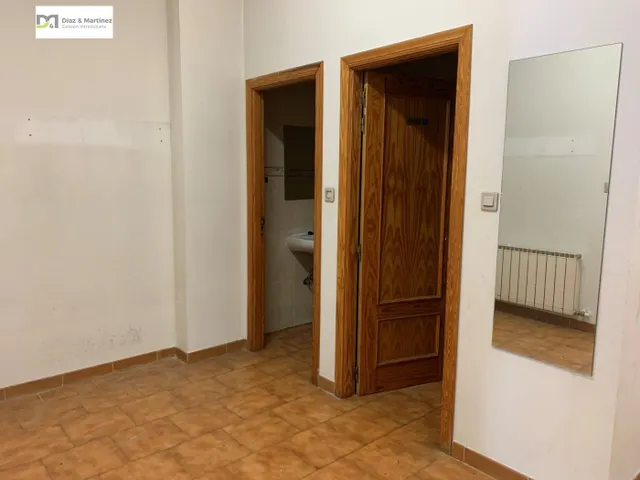 Local acondicionado e insonorizado en Avda Mariano Andrés — 14