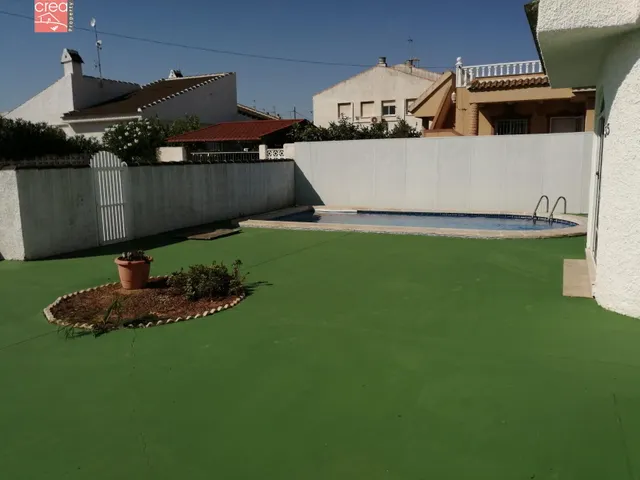 SE VENDE CHALET EN LOS NAREJOS CON DOS habitaciones, UN ASEO Y TERRAZA EXTERIOR — 2