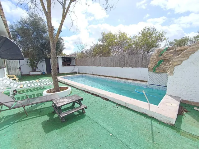 VENTA PARCELA CON 2 CASAS Y 2 PISCINAS. VILLAMARTIN - foto 2