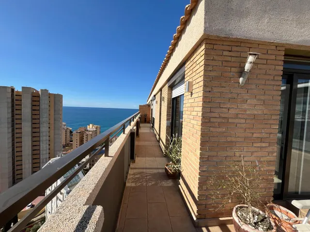 Se vende impresionante Atico de 2 dormitorios con vistas al mar con garaje y trastero — 44