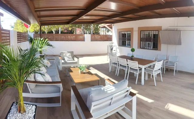 MAGNIFICO CHALET TOTALMENTE REFORMADO, IDEAL PARA PAREJAS, RODEADO DE TODOS LOS SERVICIOS — 18