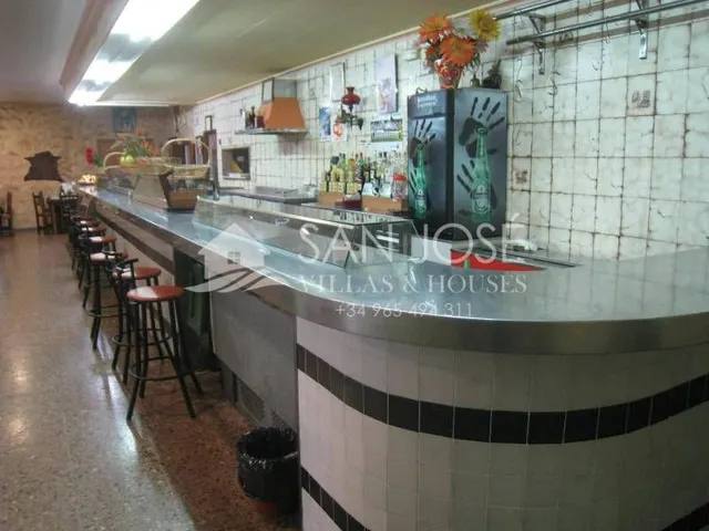 VENTA DE MOTEL EN ASPE DE 32 HABITACIONES, PRECIO NEGOCIABLE — 9