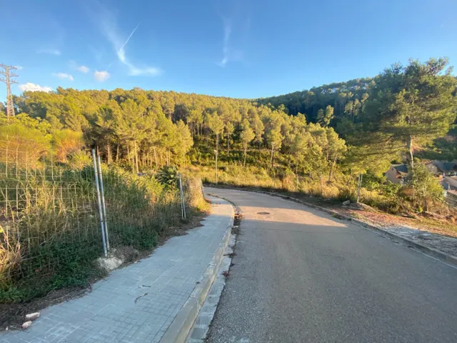 Fantastico terreno en Vallirana - En el sector el pinar, parte alta. — 2