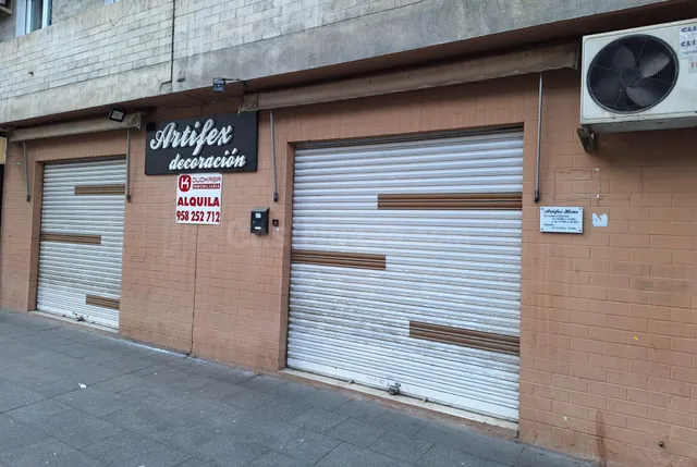 Esupendo local comercial en Camino de Ronda — 2