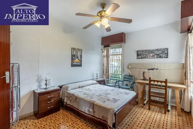 Gran casa con parcela y piscina en Cájar — 15