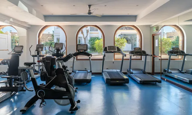 Precioso y lujoso apartamento con vistas al mar en Monte paraíso, en la Milla de Oro. Marbella — 44