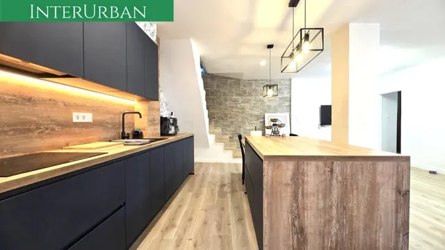 Oportunidad - Casa reformada con gran terraza y 3 dormitorio - foto 3