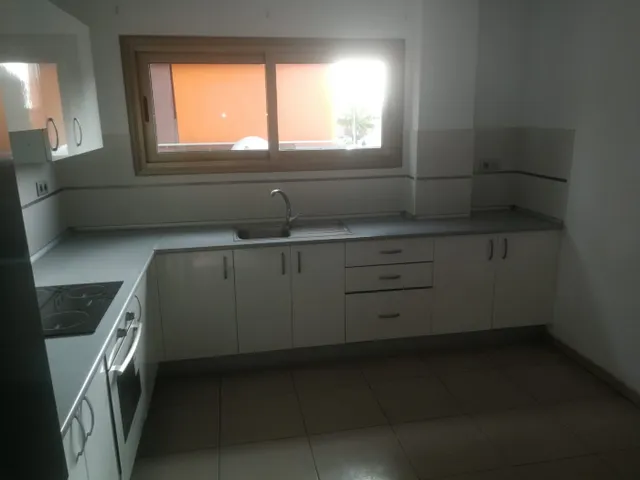 Alcala Piso 2 habitaciones,,  garaje, trastero mucha accesibilidad  a 200 metros del mar — 4