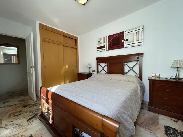 Piso con terraza, vistas al mar y plaza de garaje en Arroyo de la Miel, Benalmádena — 16