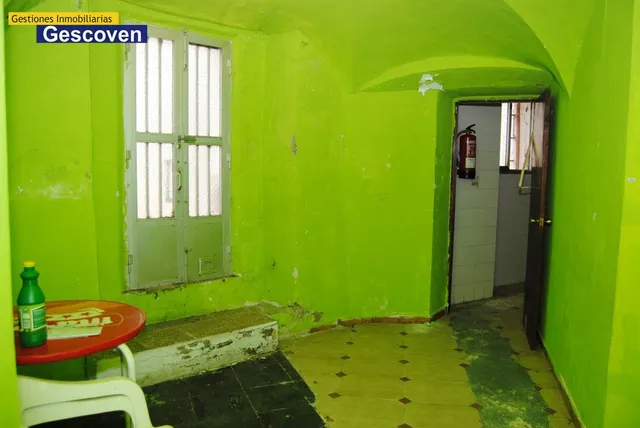 VIVIENDA CÉNTRICA CON AMPLIAS POSIBILIDADES — 8