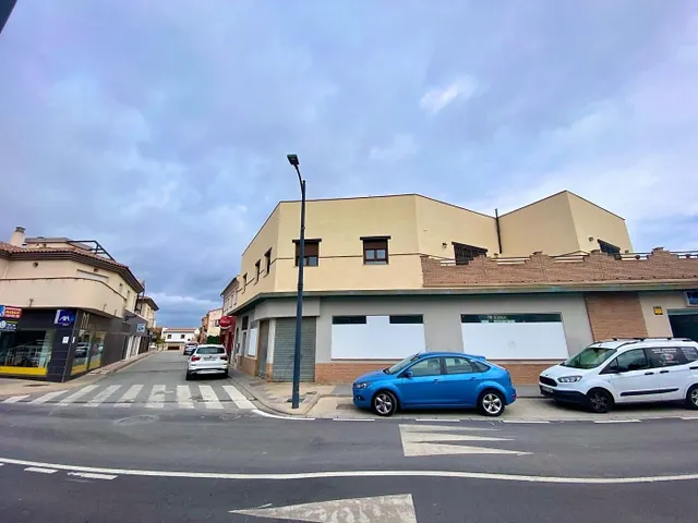 Alquiler de local comercial en Otura (Granada) — 2