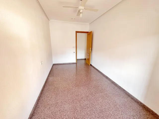 Vivienda esquinera muy luminosa y todo exterior en Petrer — 10
