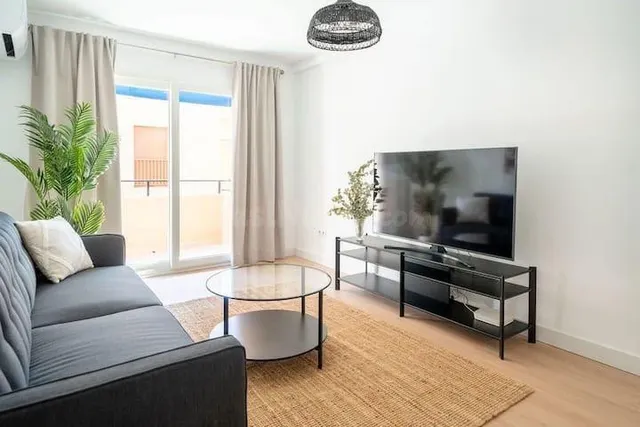 VIVIENDA RECIÉN REFORMADA CON AMPLIA TERRAZA Y PARKING EN FU - foto 3
