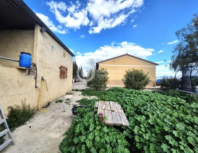 Casa con tres dormitorios con terreno en Campillo, cerca del - foto 5