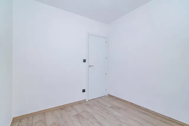 VENTA 5 DORMITORIOS. BAÑO. ASEO. REFORMADO — 24
