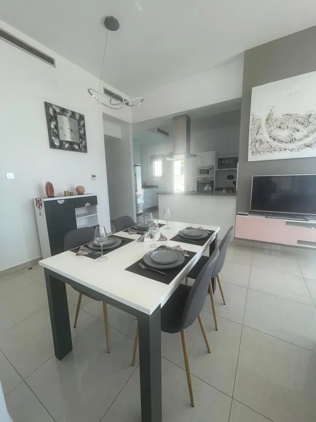 Excepcional Villa en Pilar de la Horadada: Lujosa Villa de una Planta con Licencia Turística — 31