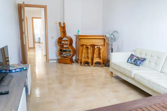 Piso en venta en Deltebre, de 3 habitaciones y piscina comun - foto 3