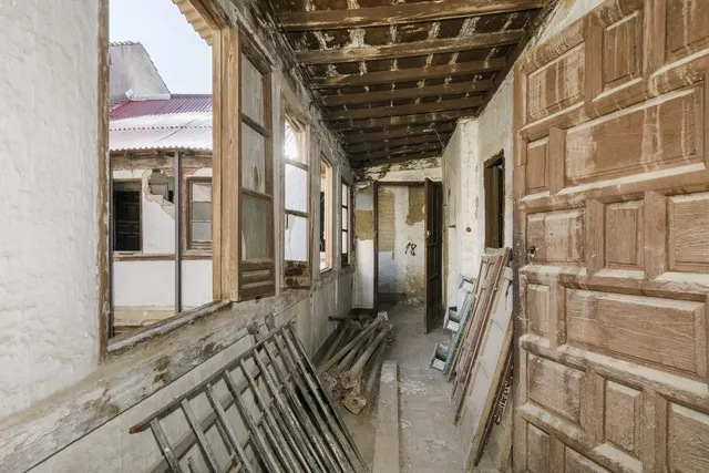 Edificio histórico junto a Plaza Larga, en el corazón del Albaicín (Granada) — 26