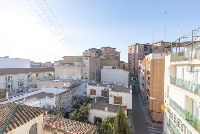 Ático reformado con ascensor, terraza y chimenea, listo para entrar a vivir — 9