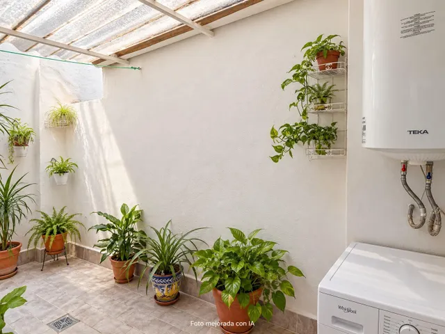 Tu vivienda en Triana: bajo de esquina reformado, 3 dormitorios y patio — 10