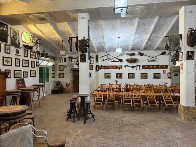Viñedo de 24,40ha 1300m2 naves y 400m2 restaurante — 43