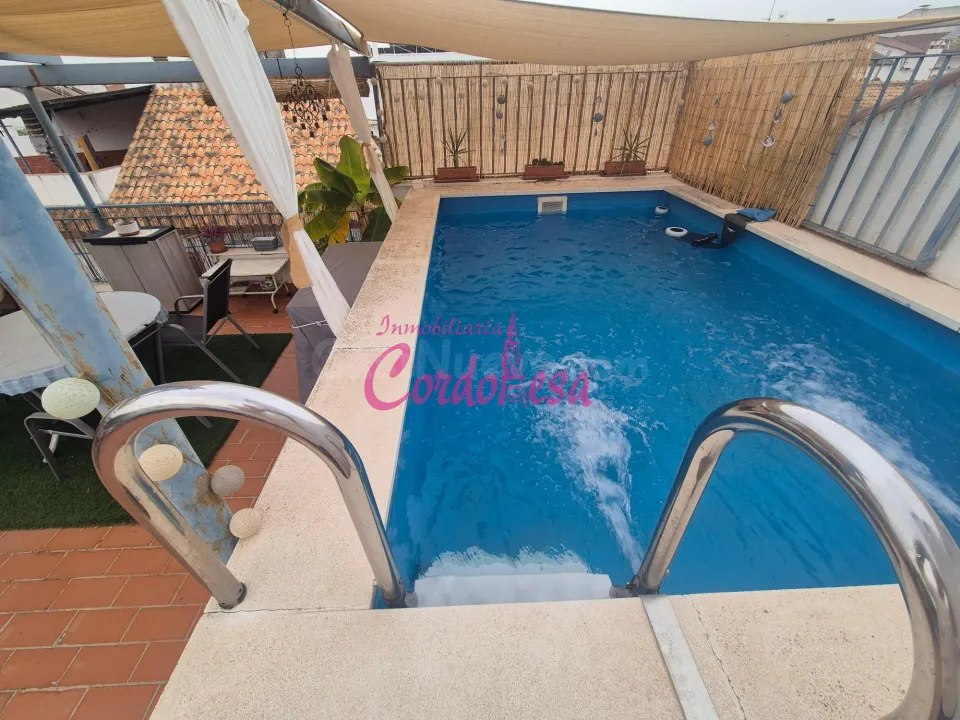 MAGNIFICO PISO TIPO DUPLEX CON AMPLIA TERRAZA CON PISCINA Y TRASTERO EN VILLAFRANCA!!!