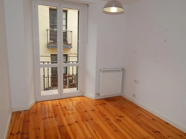 ETXEA vende piso en la Plaza de Castillo, 3 dormitorios, 2 baños, ascensor, 2ª altura — 20
