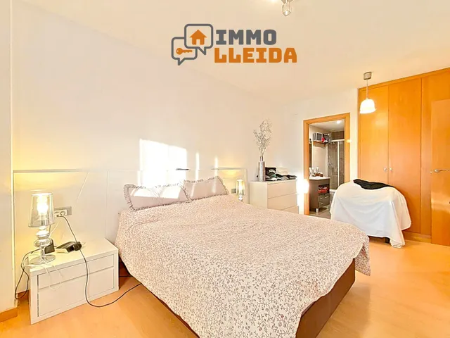EXCLUSIVO Piso Parc de lAigua con gran terraza, parking y trastero — 10