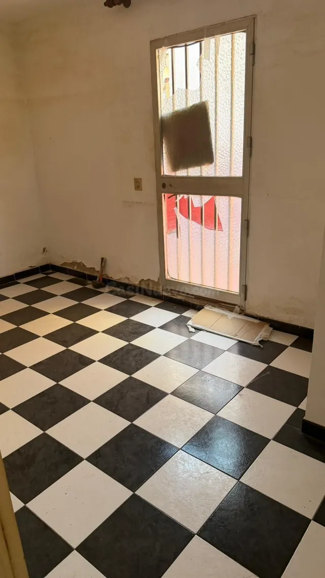 Oportunidad Única en Pedregalejo: Casa a Pasos de la Playa por €299,999 — 5
