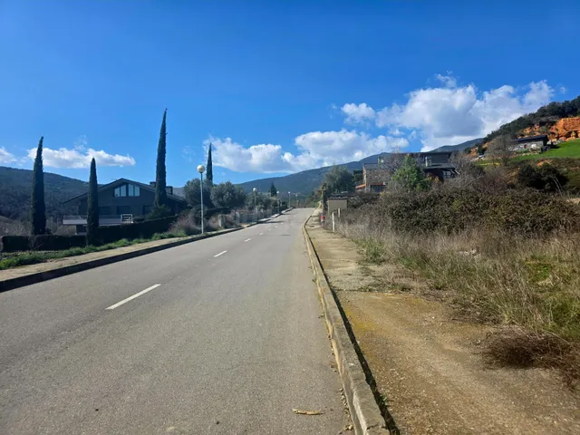 Bonito Terreno en la exclusiva Urbanización Golf Aravell con - foto 2