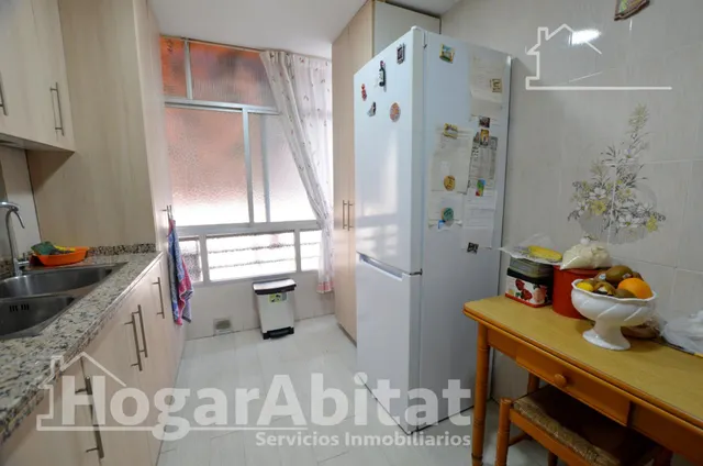 Gran amplitud y luminosidad en este piso exterior con terraza en urbanización vallada — 25