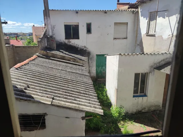 Casa de pueblo para reformar sobre terreno urbano en San And