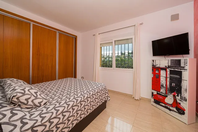 Villa  de 5 dormitorios en venta en Orba, Costa Blanca. — 24