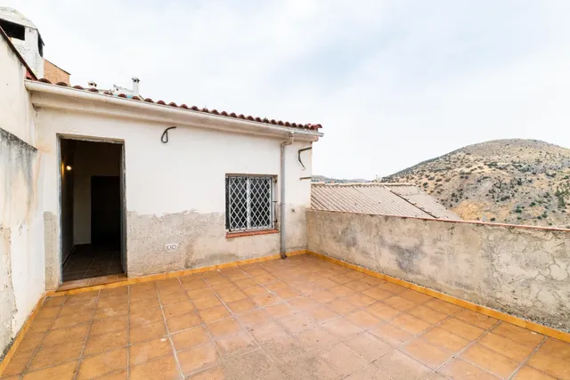 Casa reformada en Colomera lista para terminar a tu gusto — 33