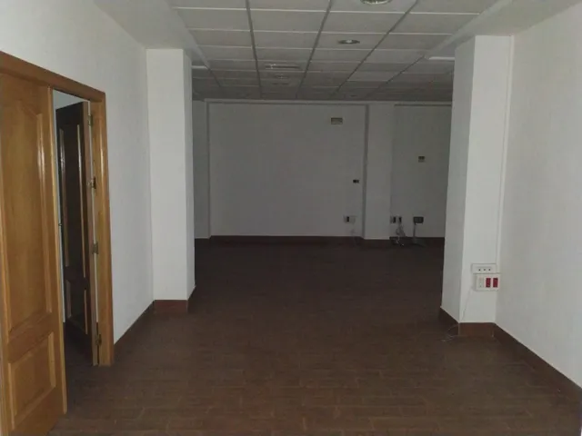 AVDA . ALICANTE  LOCAL DE 860 M2 — 6