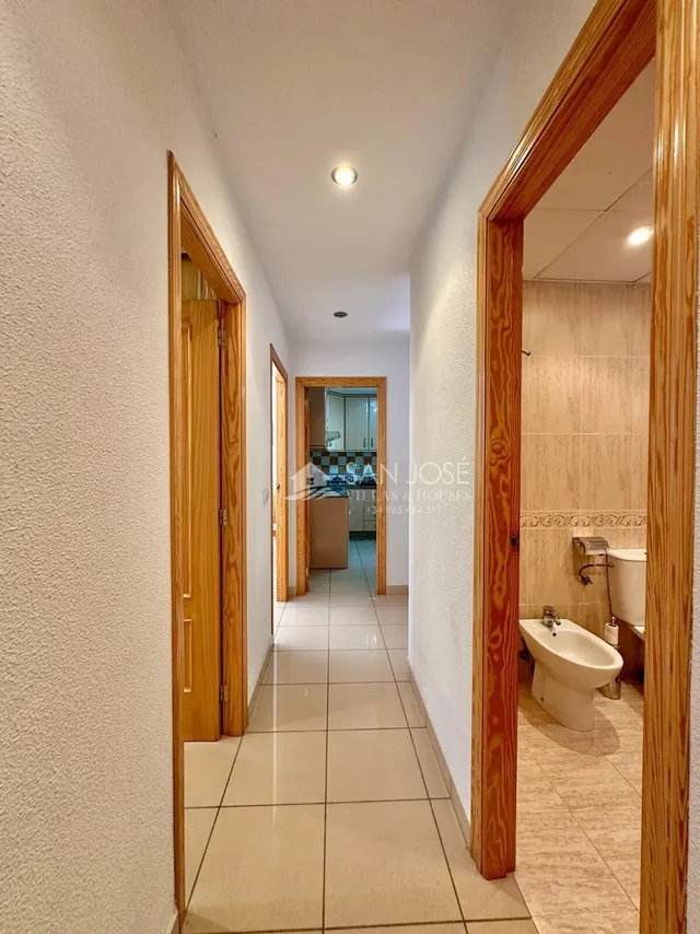 INMOBILIARIA SAN JOSE VENDE BONITO BAJO A ESCASOS 2 MINUTOS DE LA PLAYA DE MUCHAVISTA-EL CAMPELLO — 31