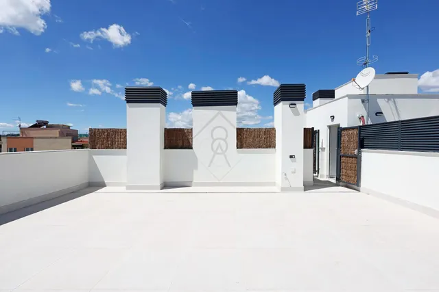 Ático dúplex con terraza, de obra nueva (2026) y sin estrenar — 38