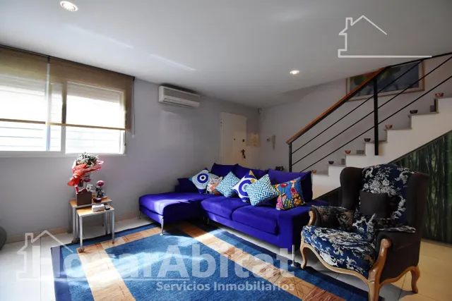 PRECIOSO ADOSADO EN URBANIZACIÓN CON PISCINA, GARAJE Y TERRAZA — 42