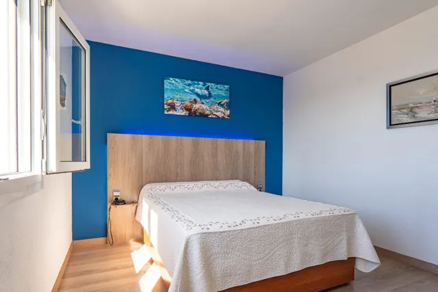 Piso en venta en Caleta de Vélez junto al mar — 23
