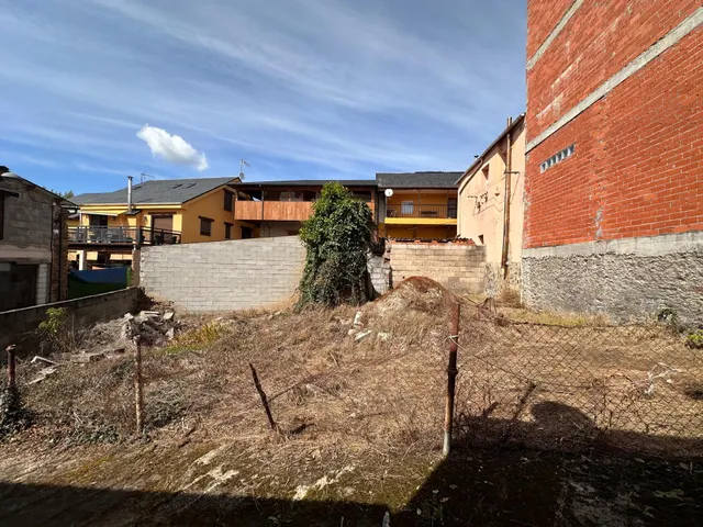 CASA PARA REFORMAR CON TERRENO PRÓXIMO - SAN LORENZO — 22