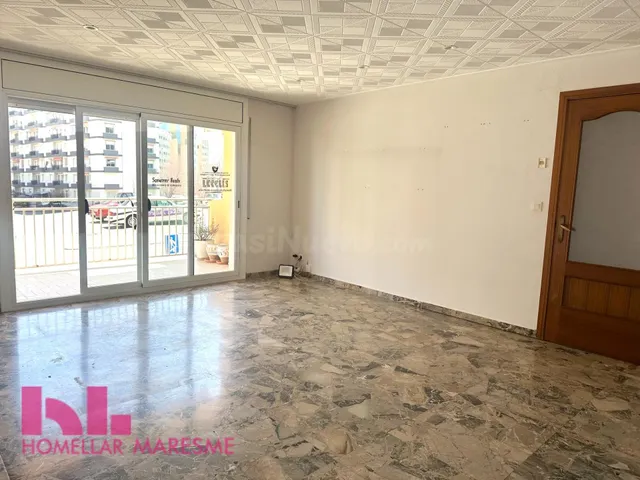 PISO MUY LUMINOSO EN VENTA EN CALELLA