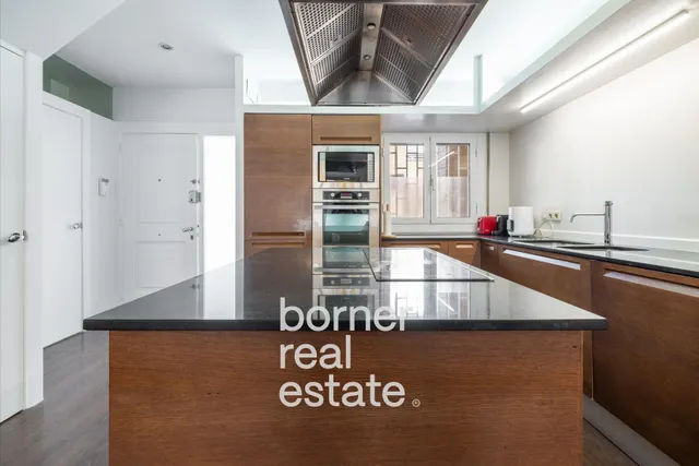 Chalet adosado en venta en Calle de Sant Josep — 17