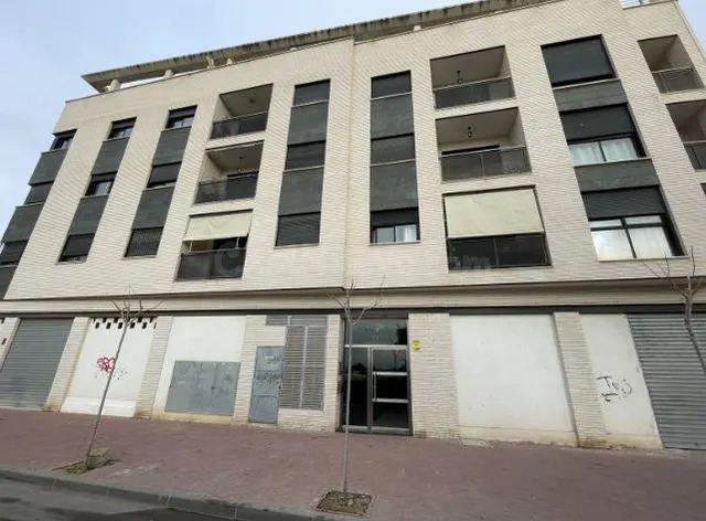 SE VENDE local comercial OKUPA en C Independencia NS de Alca - foto 4