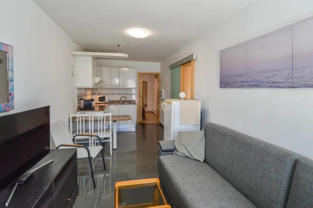 Apartamento de 3 dormitorios con vistas al mar en Amadores - foto 5