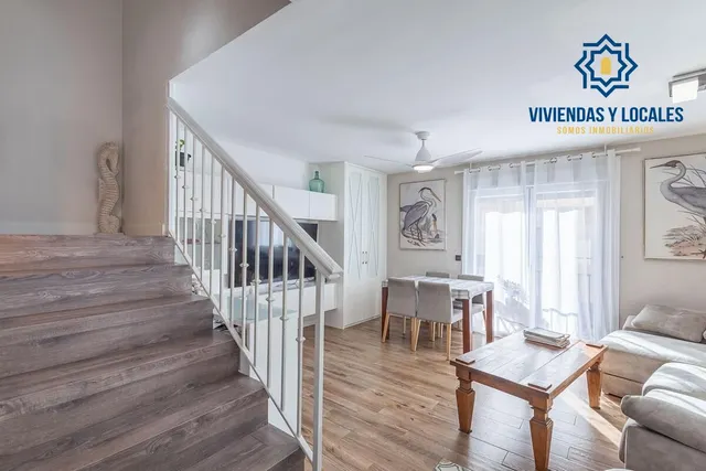 ESPECTACULAR TRIPLEX EN CHURRIANA — 24